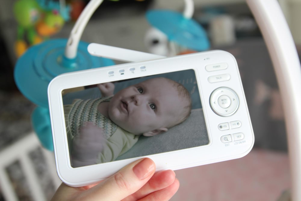 Non-WiFi vs. Smart Baby Monitors: Which is Safer in 2026?