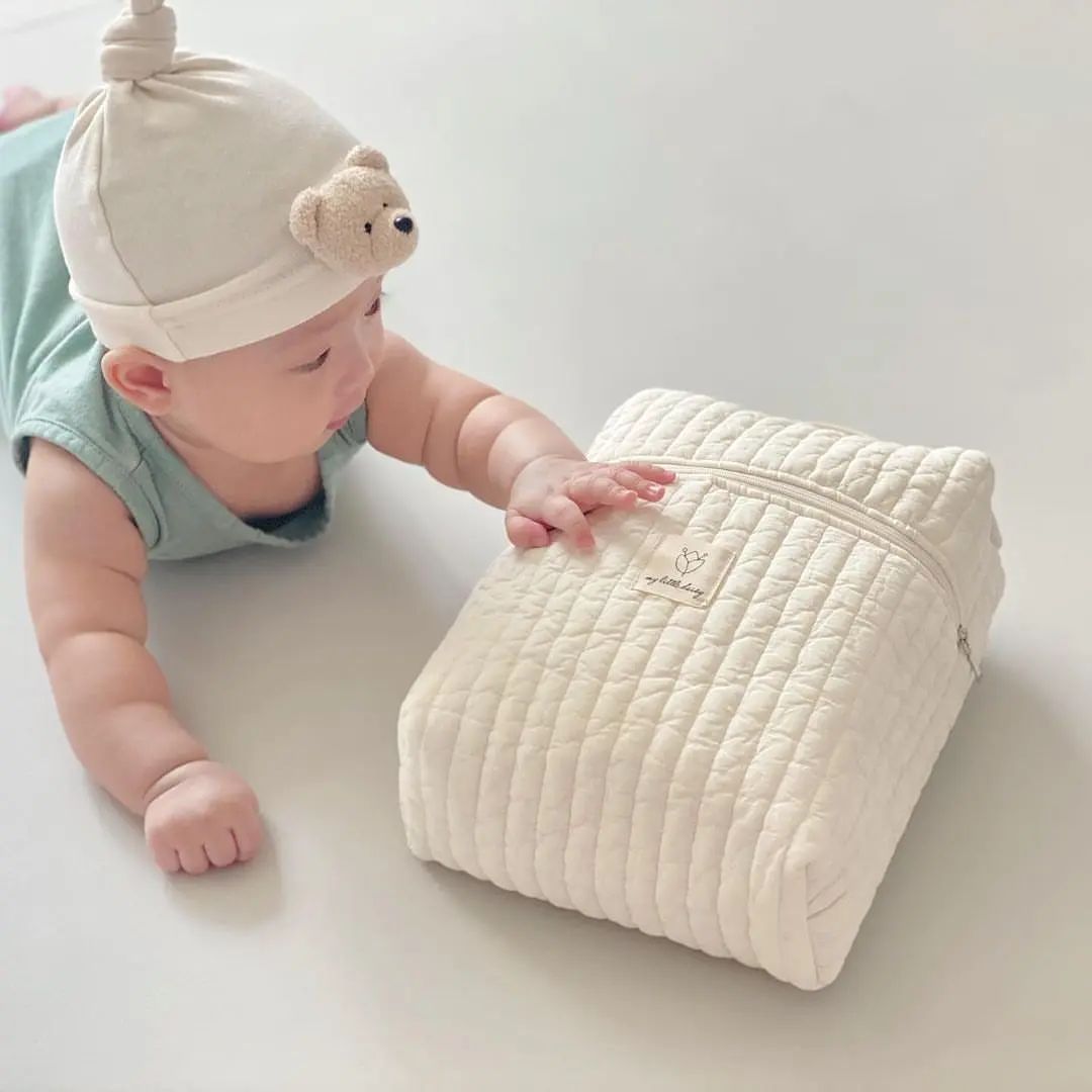 Large capacity diaper storage bag with multiple compartments for baby essentials